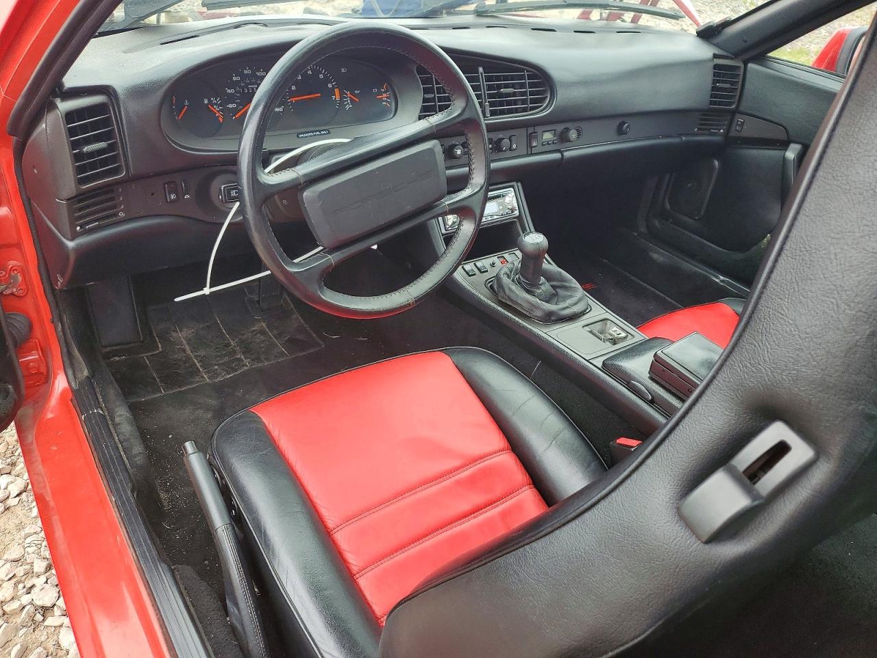 Porsche 944