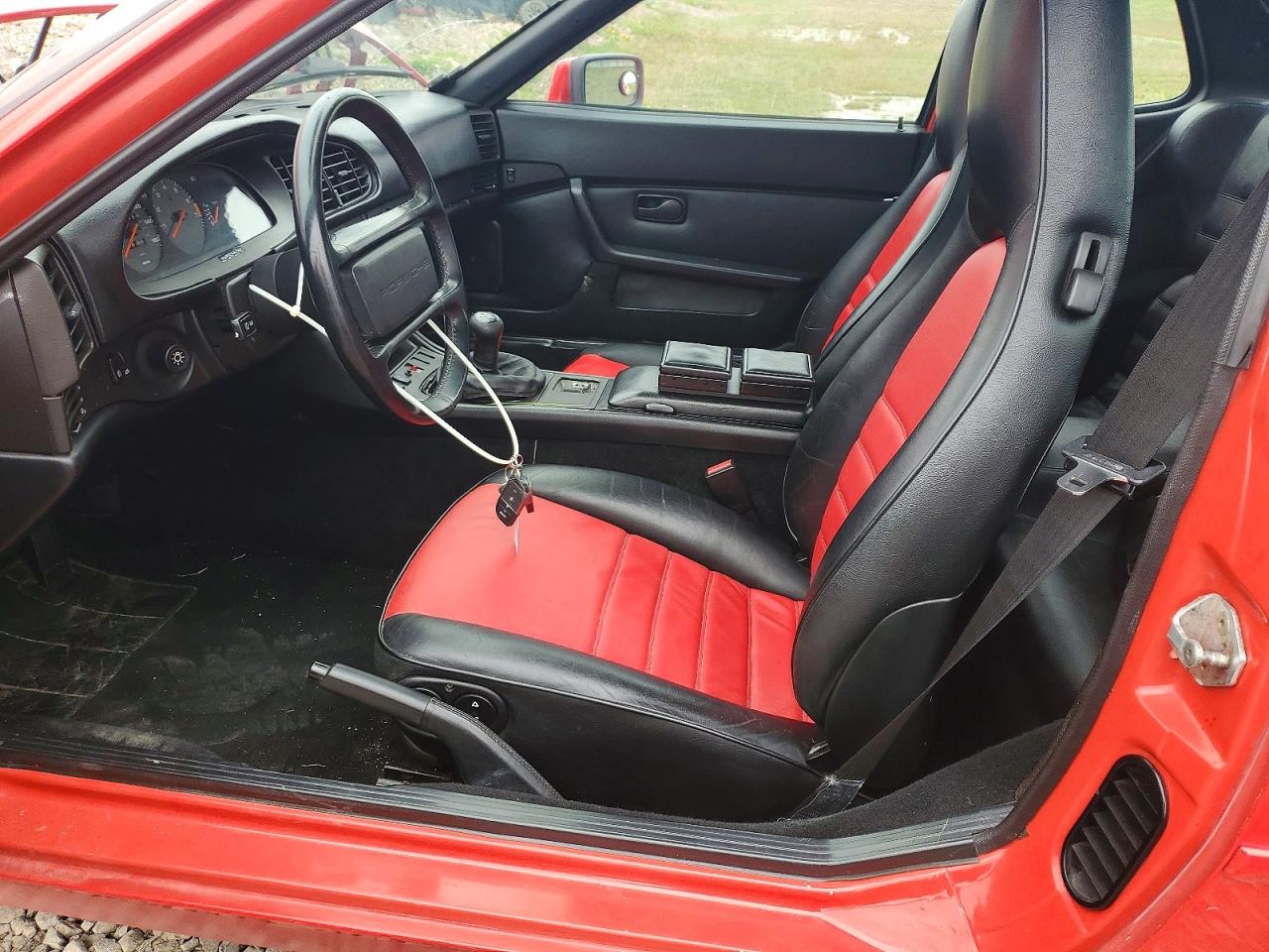 Porsche 944