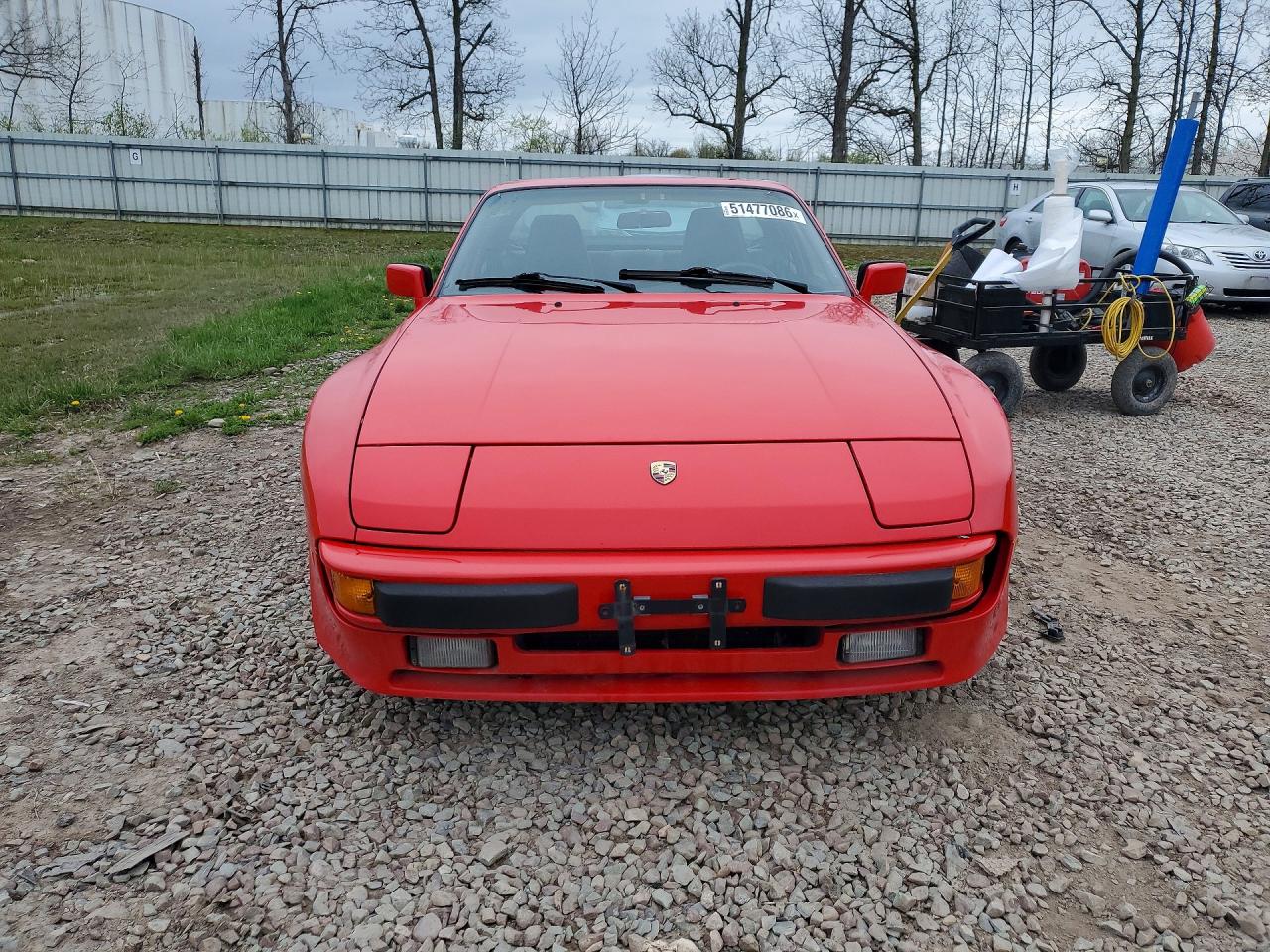 Porsche 944