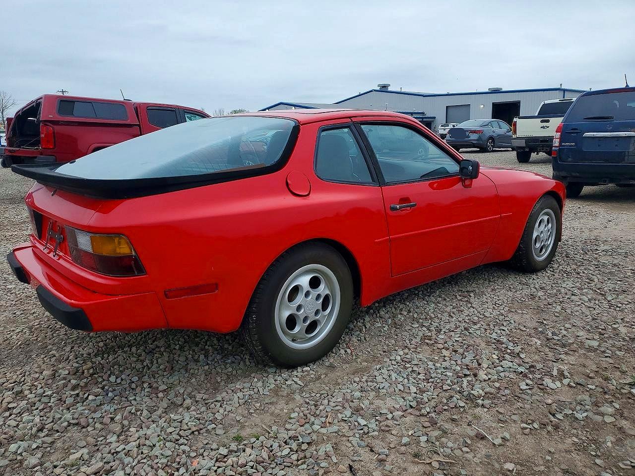 Porsche 944