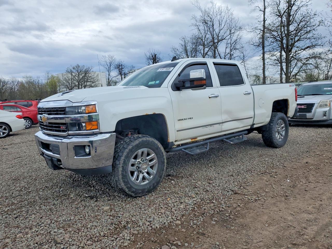 Salvage Chevrolet Silverado Image