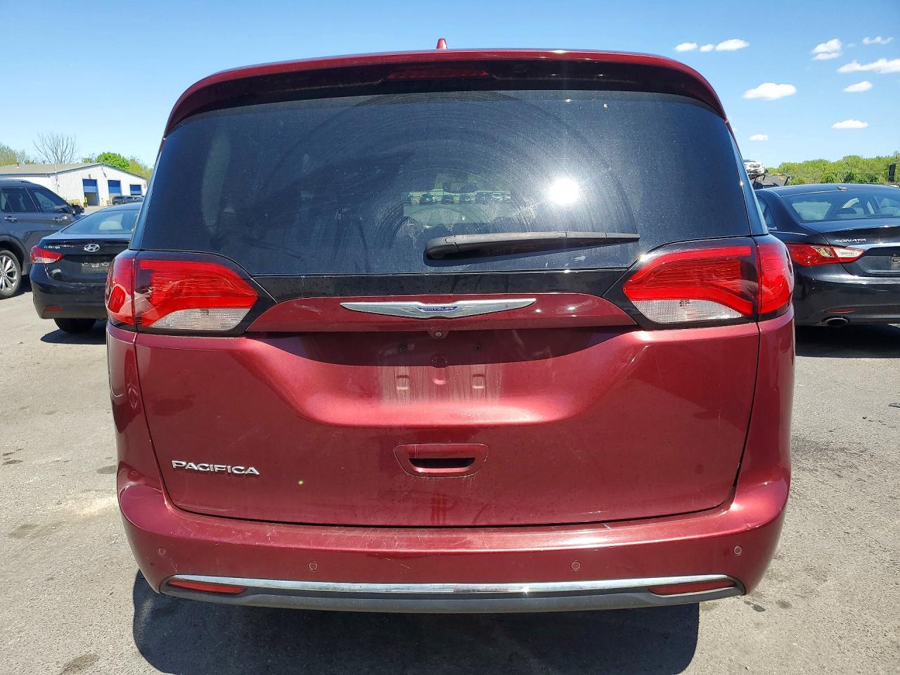 Chrysler Pacifica Touring L