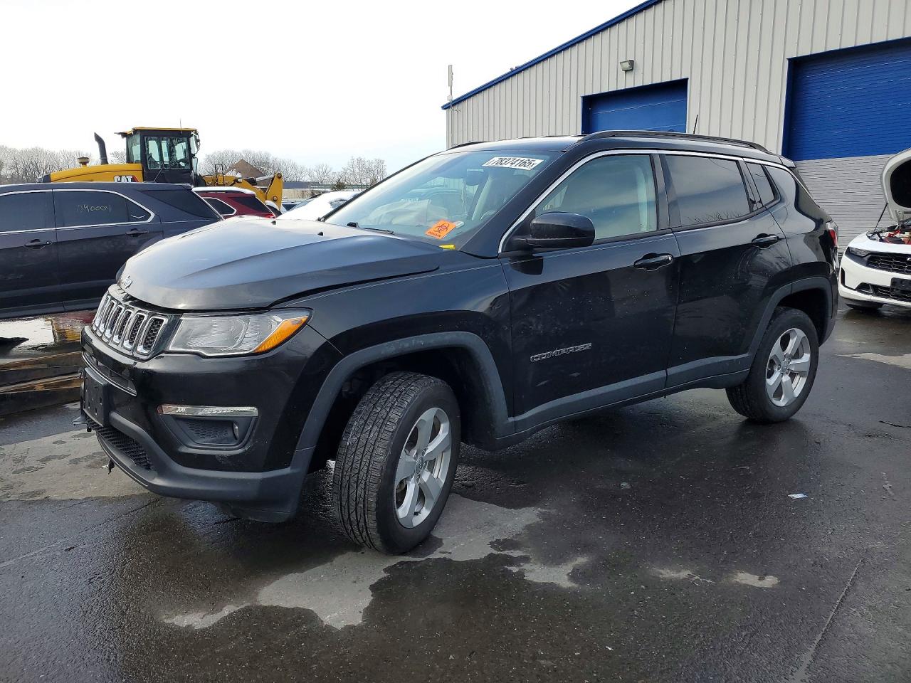 Salvage Jeep Compass Image