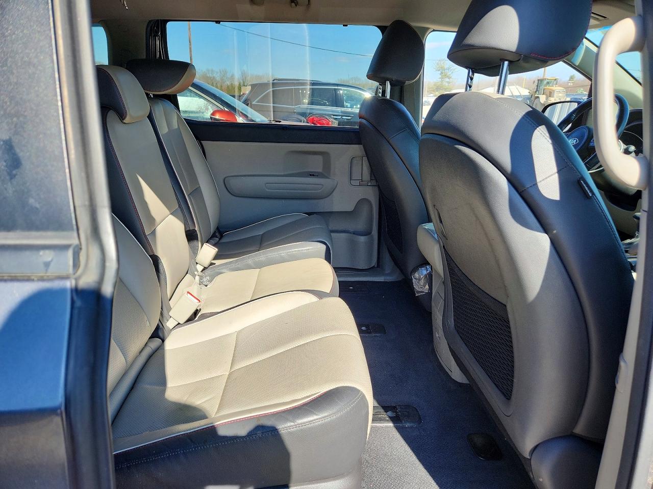 Kia Sedona Lx