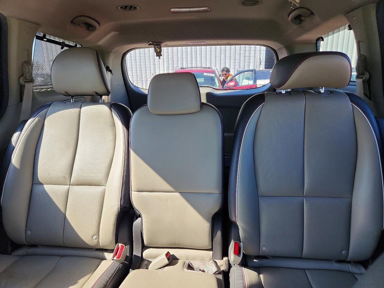 Kia Sedona Lx