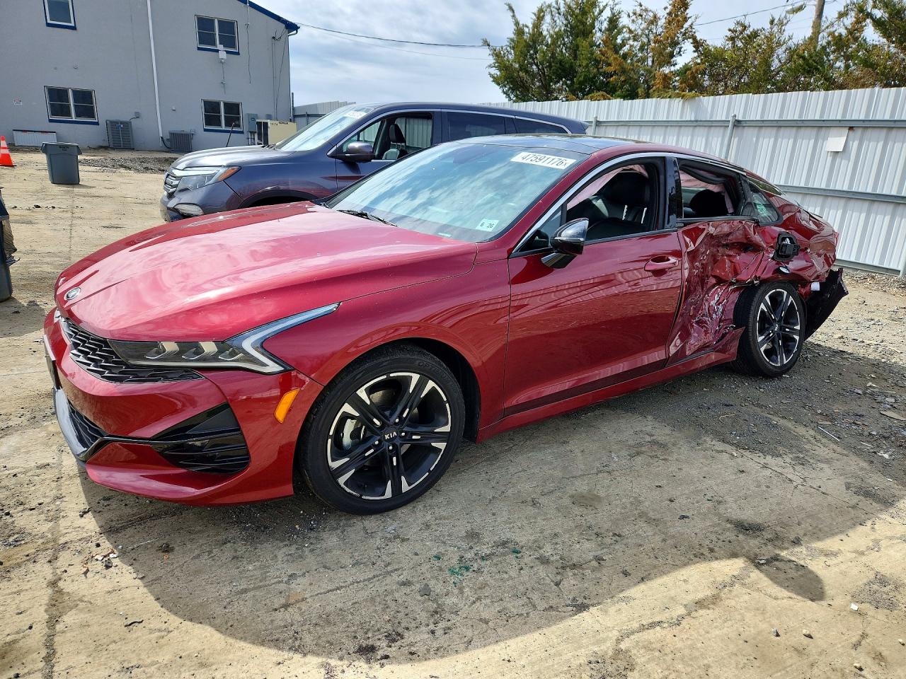 Salvage Kia K5 Image