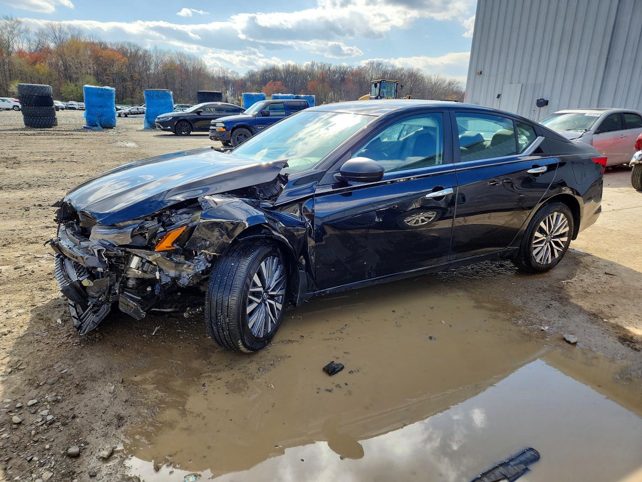 Salvage Nissan Altima Image