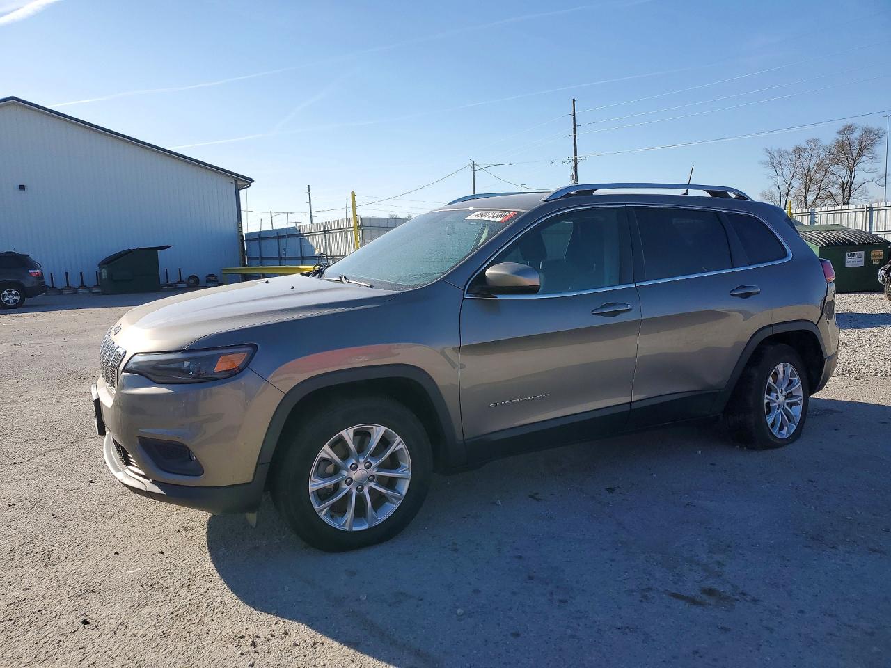 Salvage Jeep Grand Cherokee Image