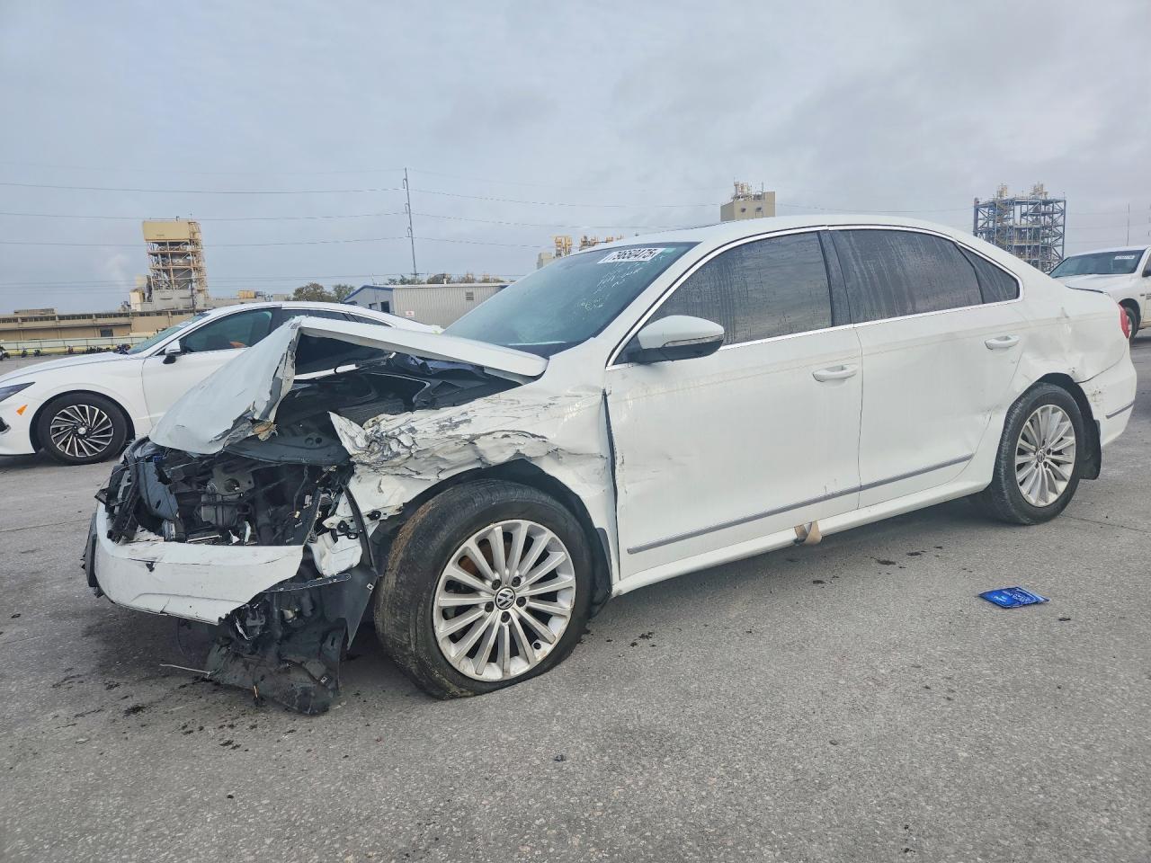 Salvage Volkswagen Passat Image