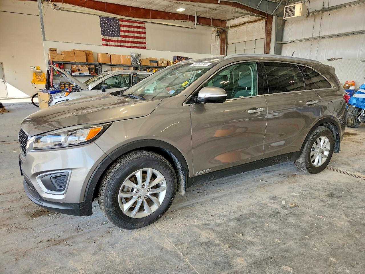 Salvage Kia Sorento Image