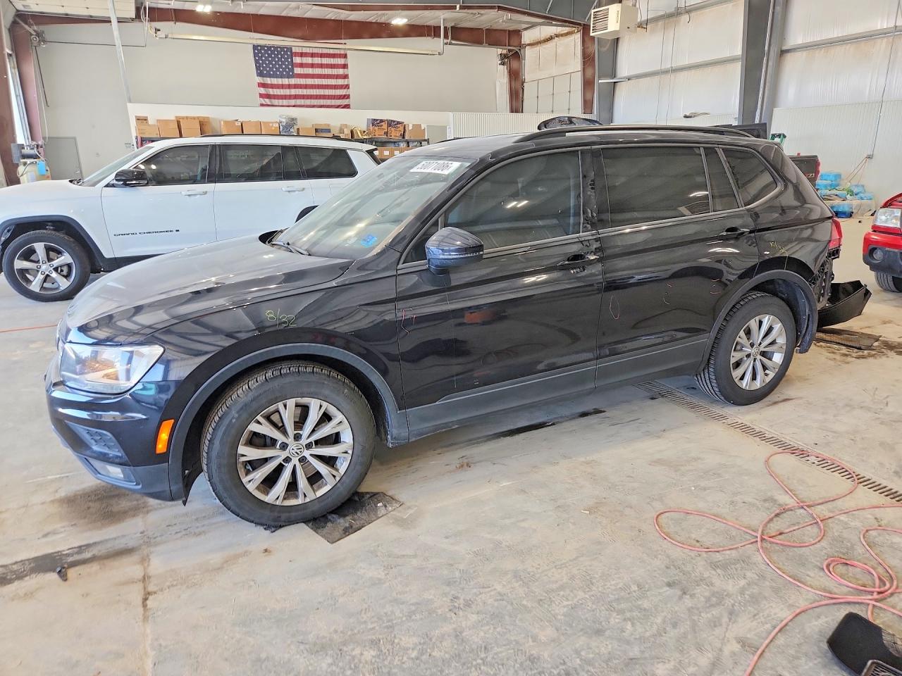 Salvage Volkswagen Tiguan Image