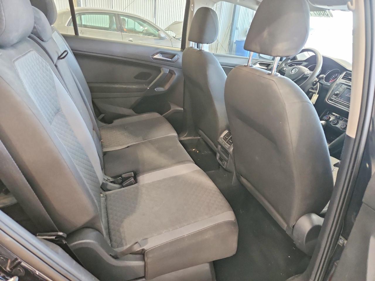 Volkswagen Tiguan S