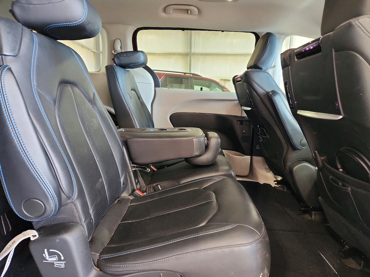 Chrysler Pacifica Touring L