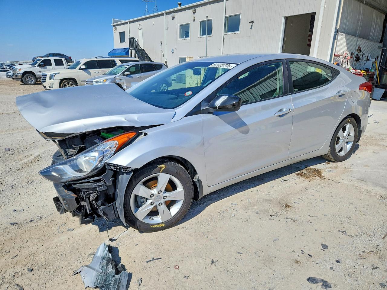 Salvage Hyundai ELANTRA Image