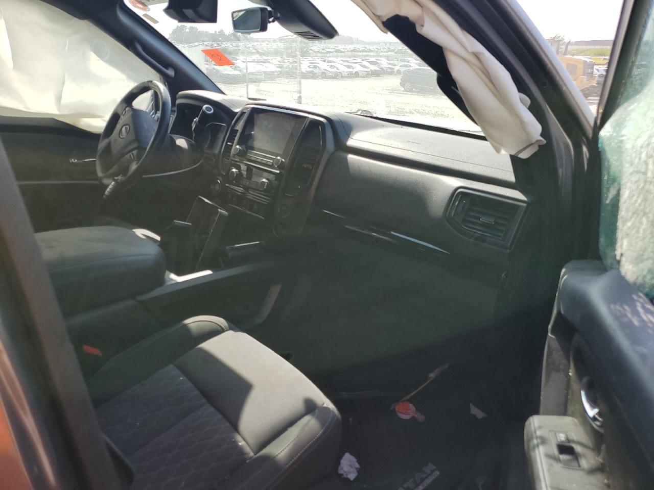 Nissan Titan Sv