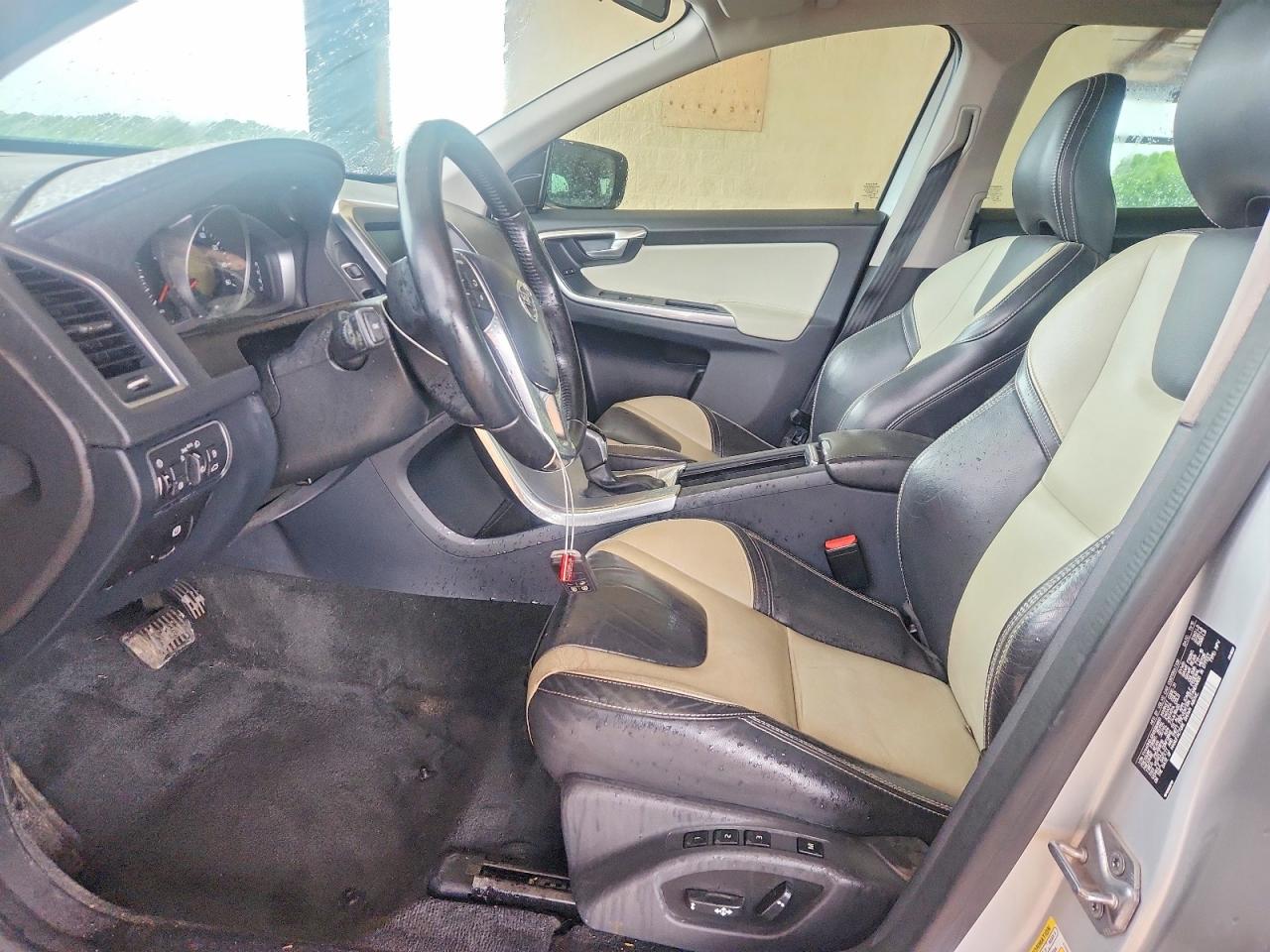 Volvo XC60 T5