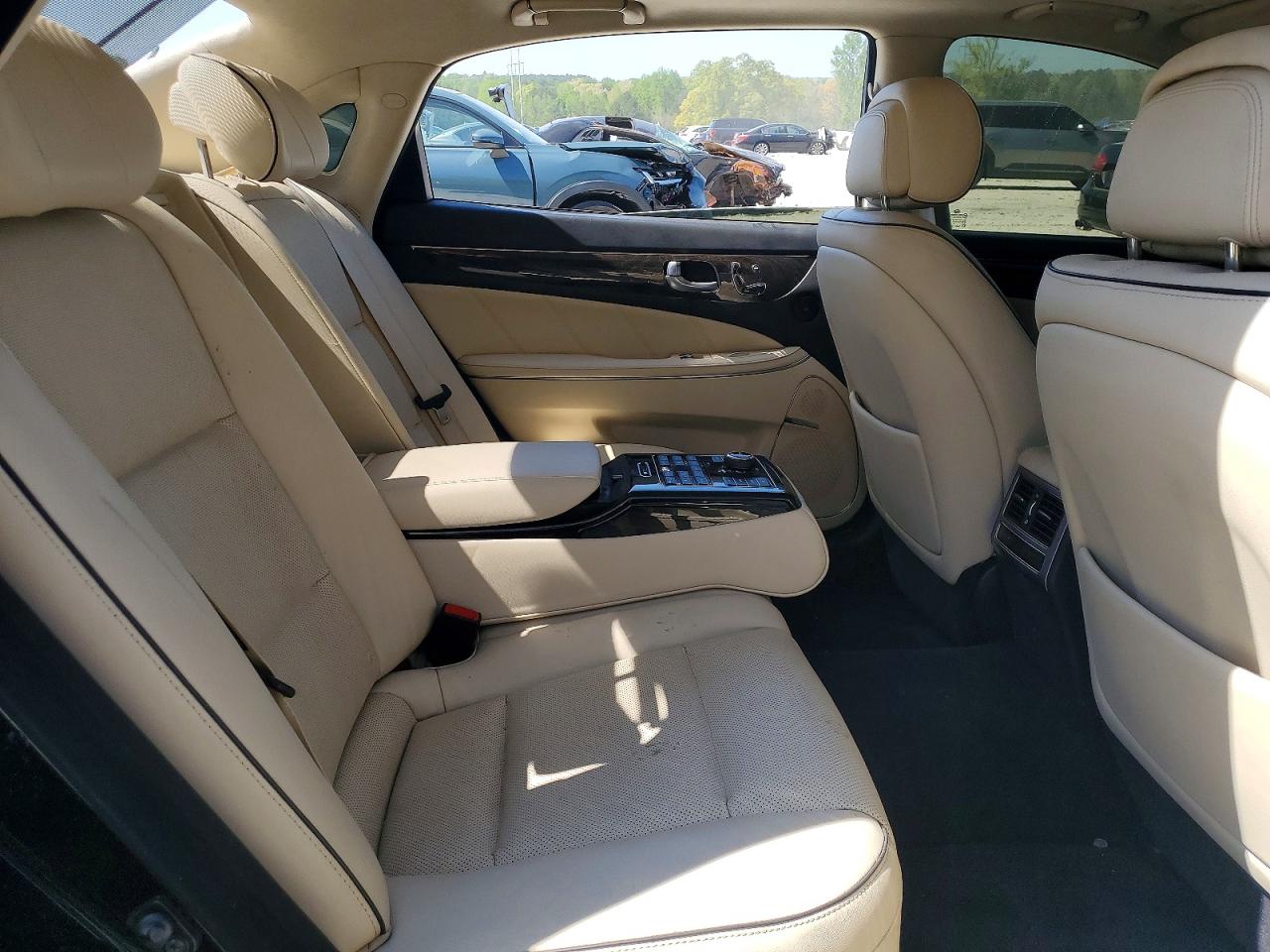 Hyundai Equus Signature