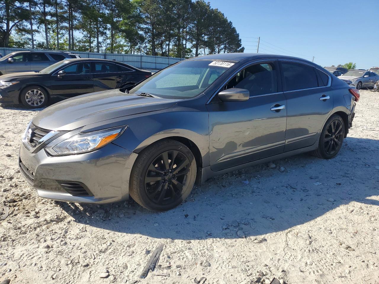 Salvage Nissan Altima Image