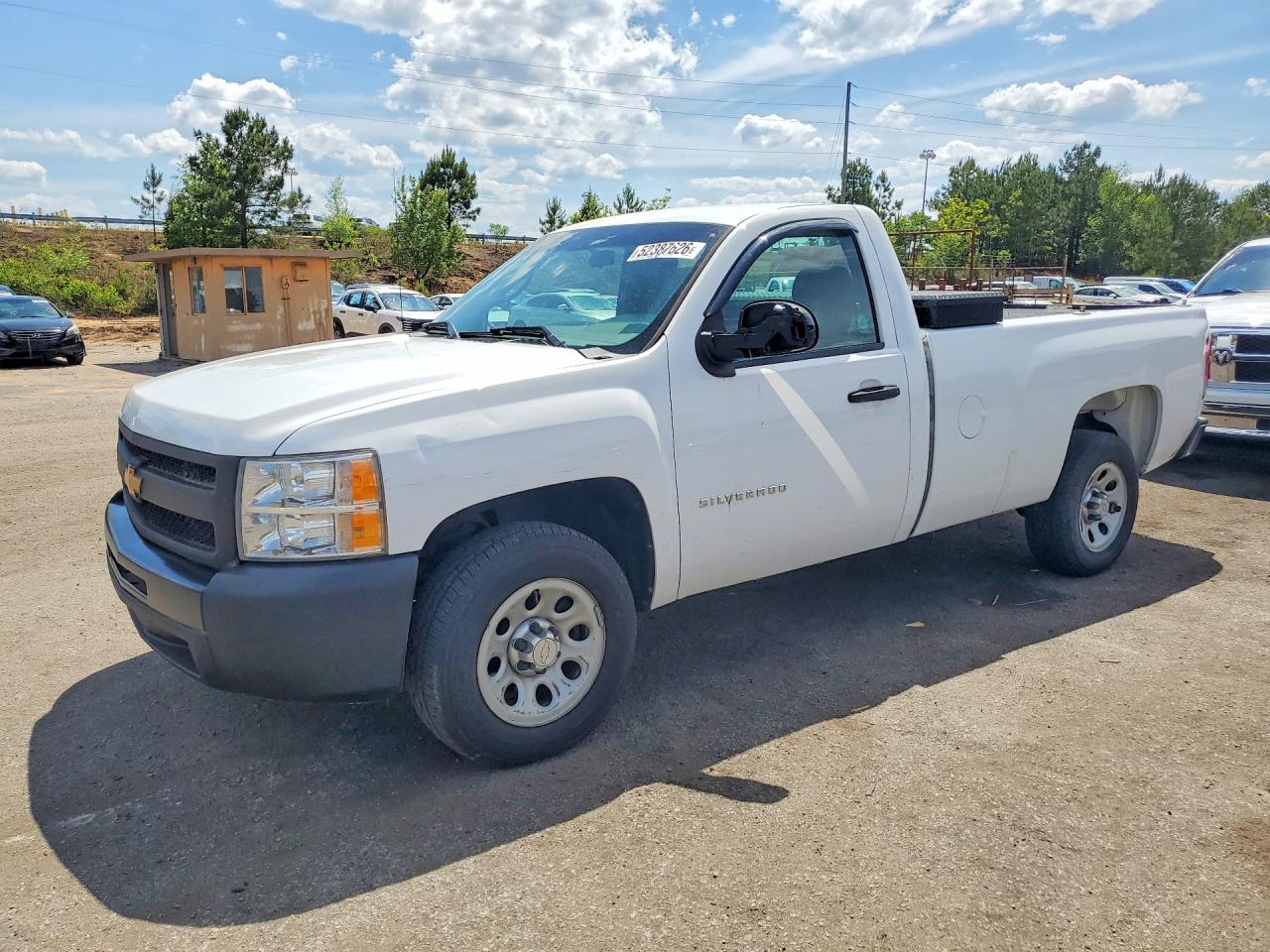 Salvage Chevrolet Silverado Image