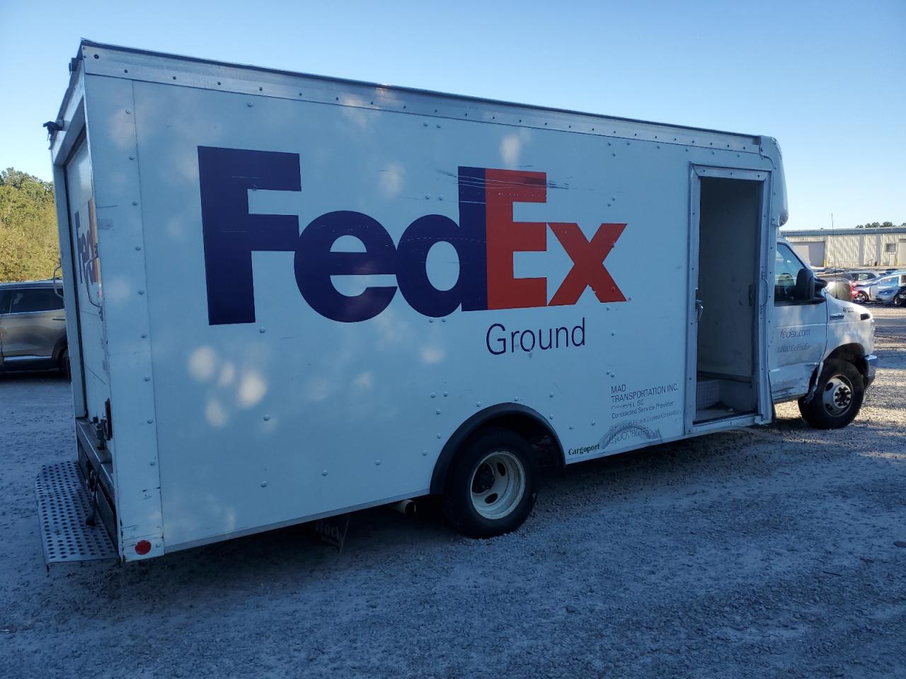Ford Econoline E350 Super Duty Cutaway Van