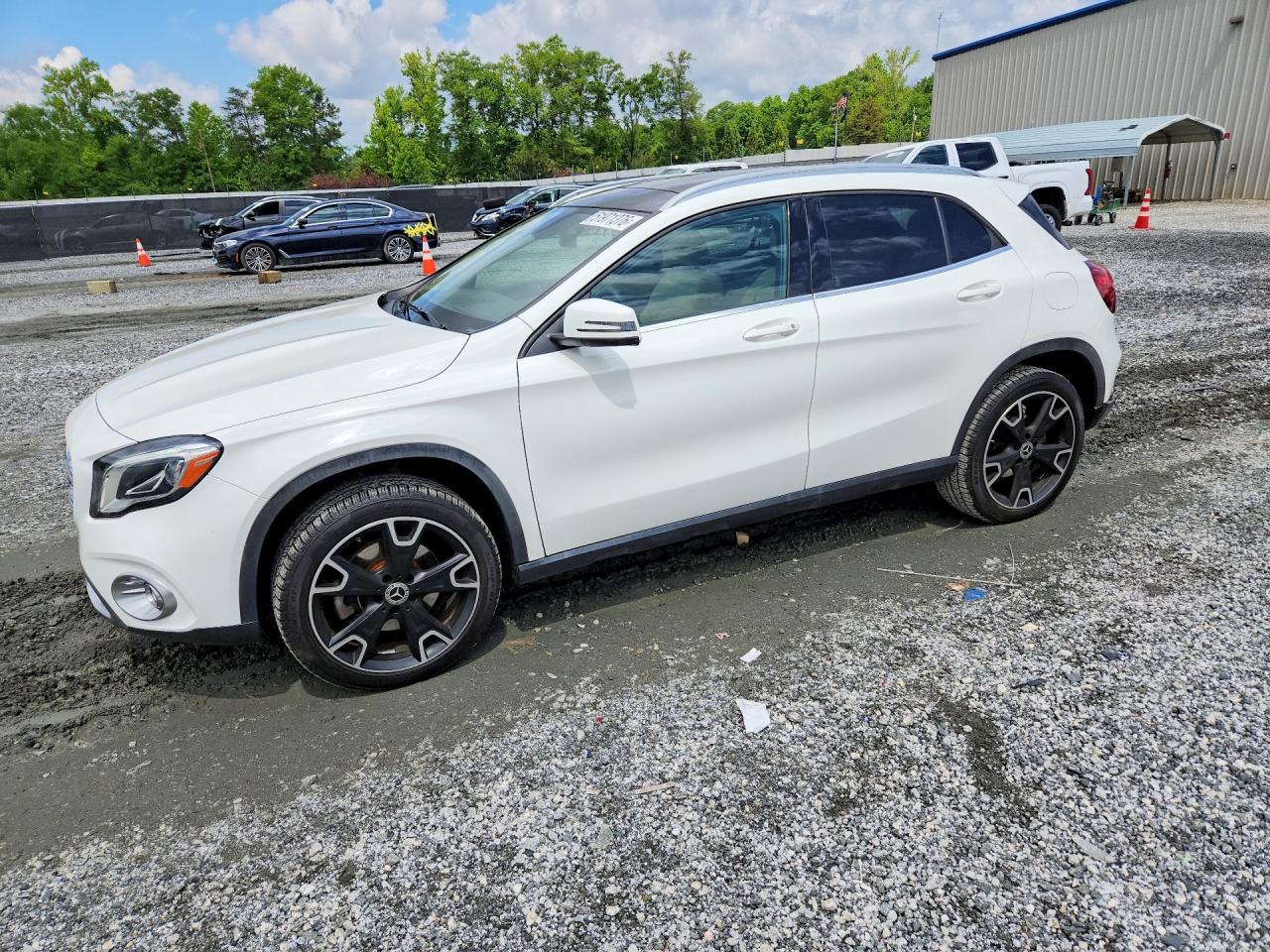 Salvage Mercedes-Benz GLA Image