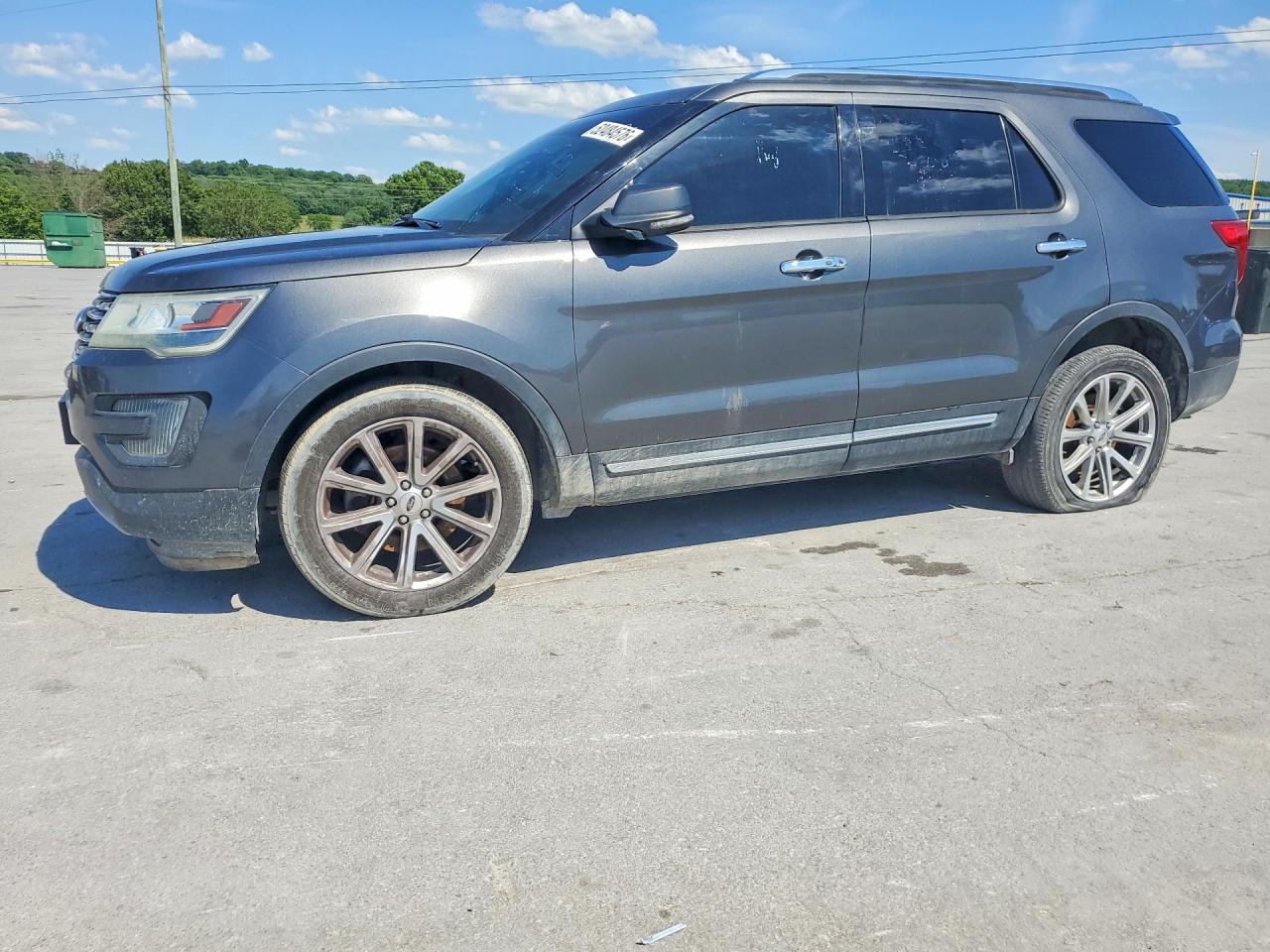 Salvage Ford Explorer Image