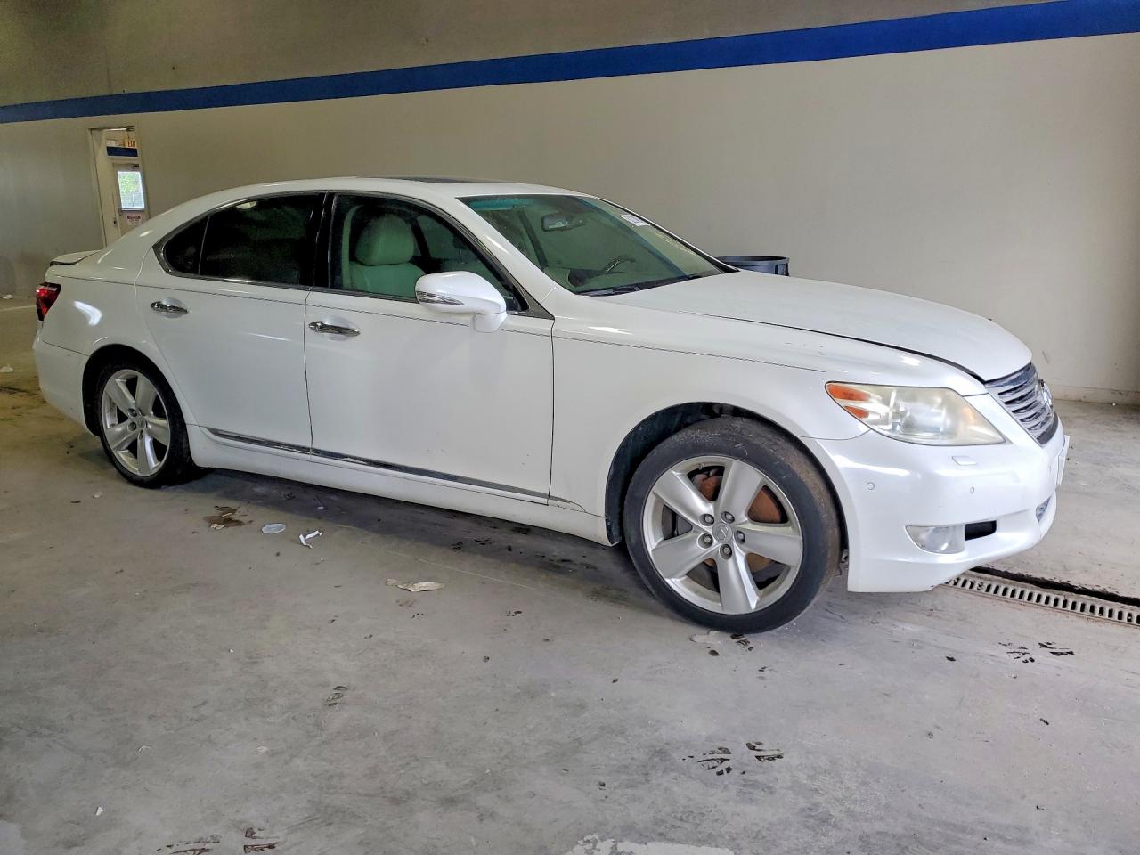Lexus LS Base