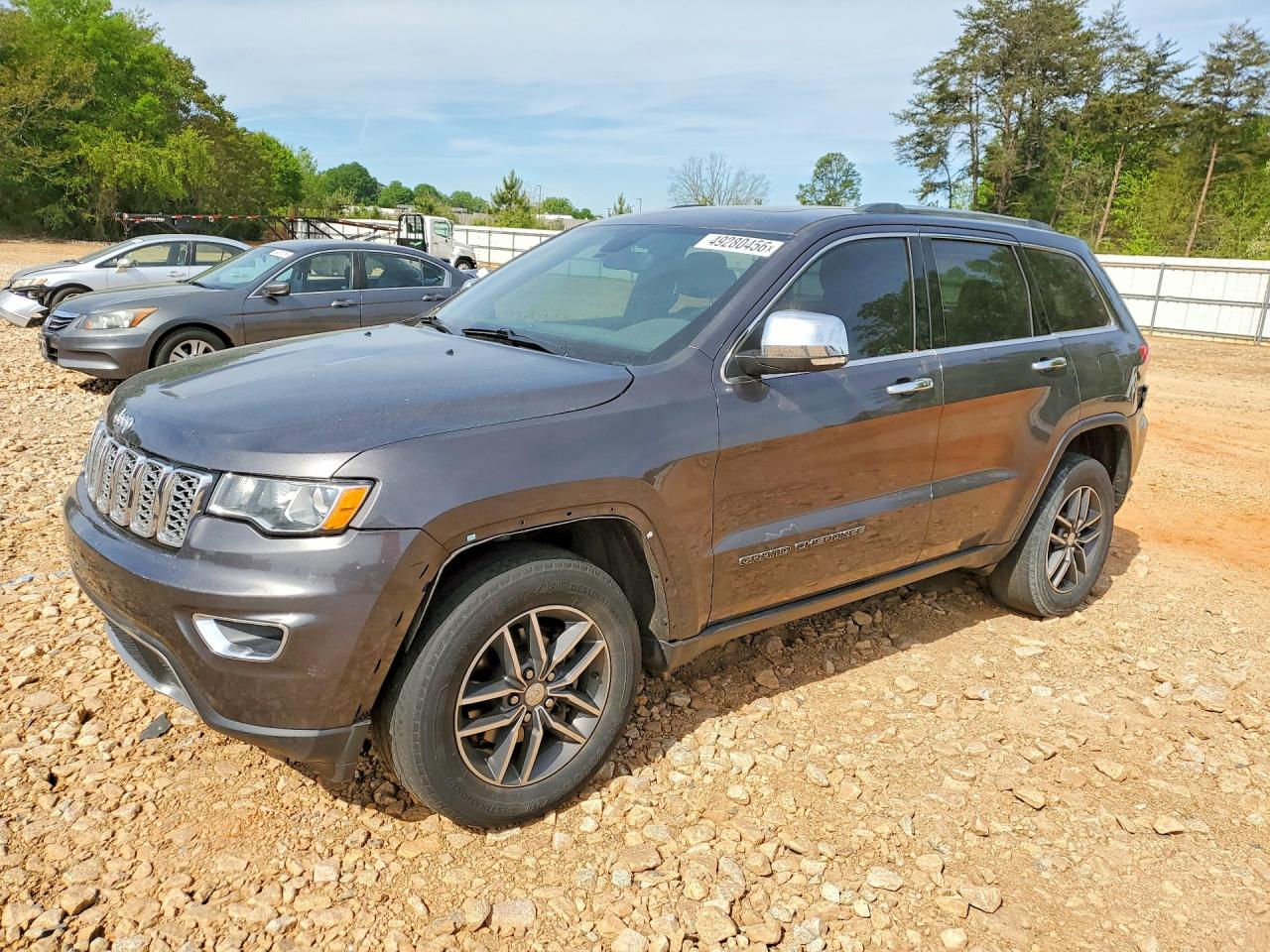 Salvage Jeep Cherokee Image