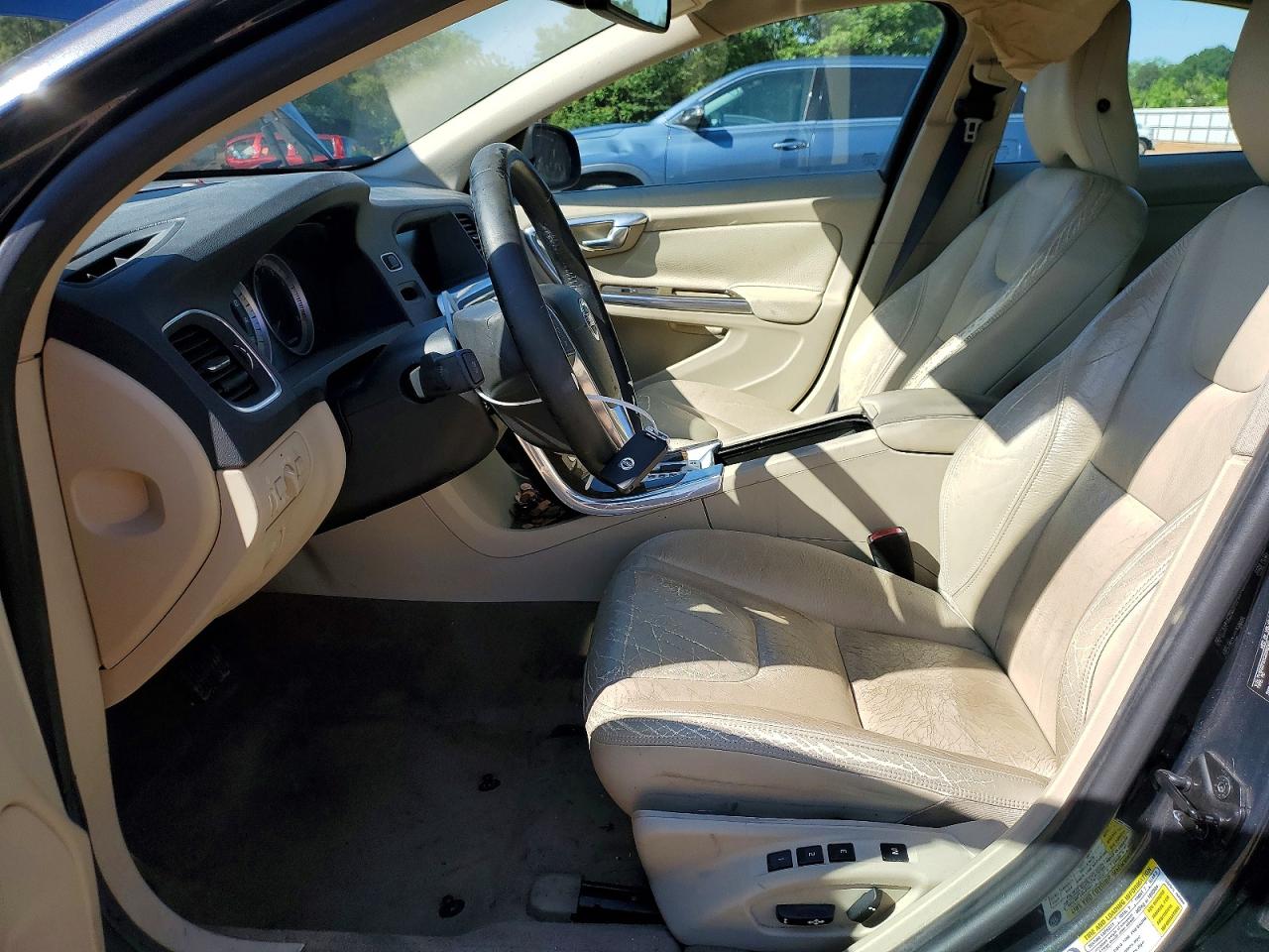 Volvo S60 T5