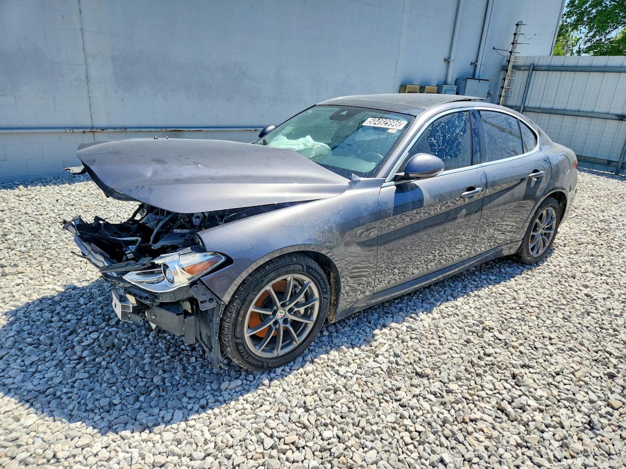 Salvage Alfa Romeo Giulia Image