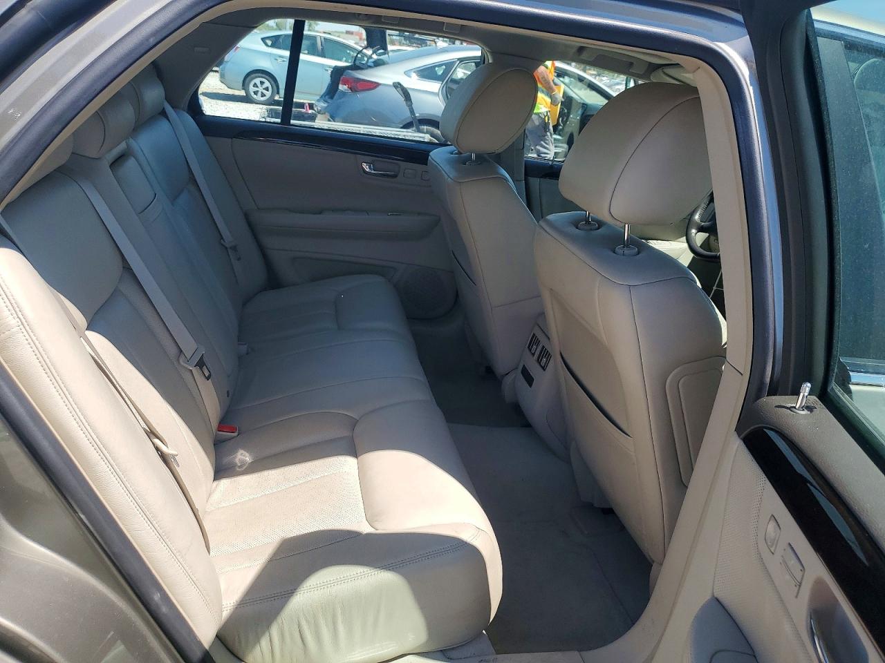 Cadillac DTS Premium Collection