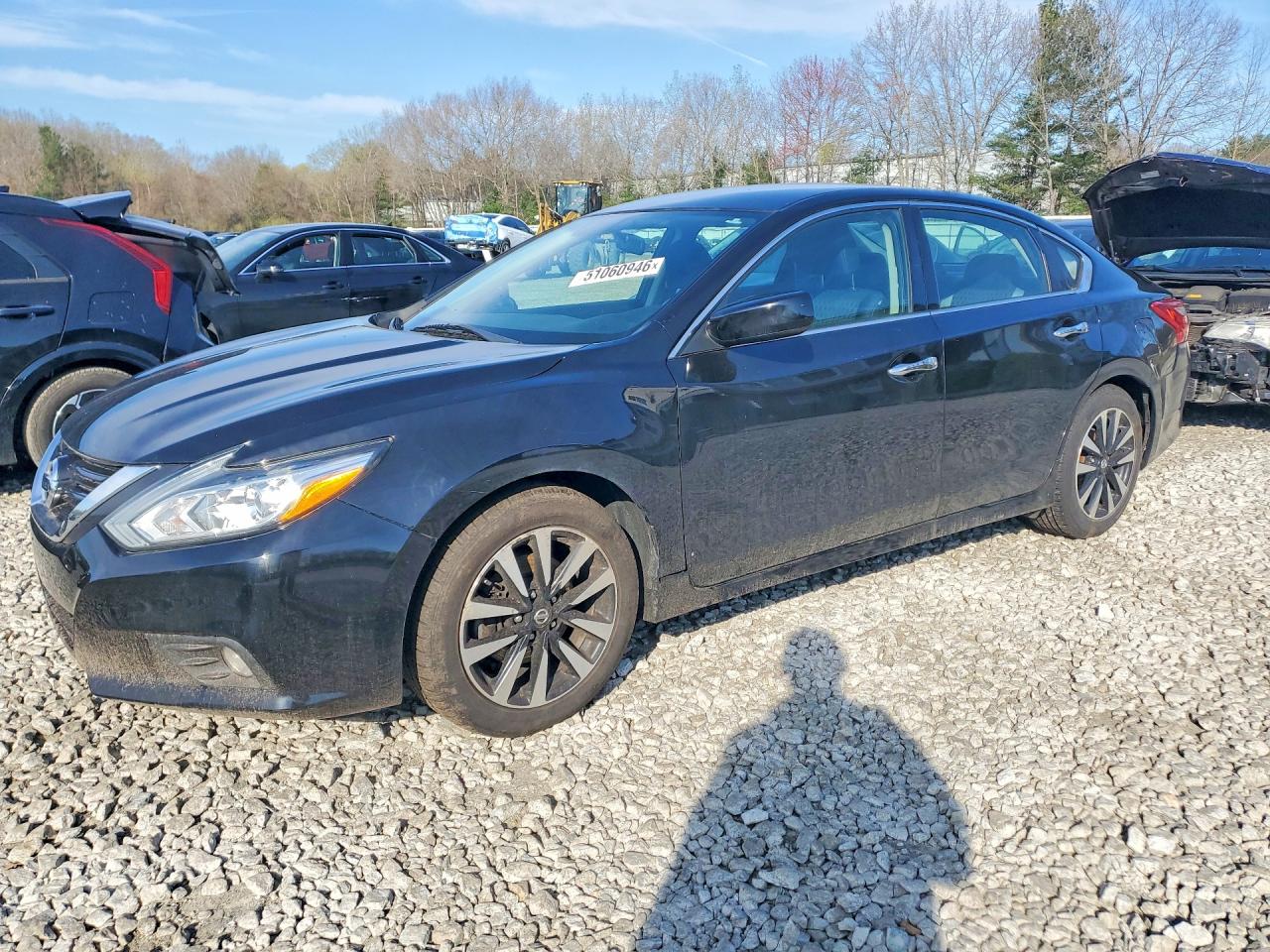Salvage Nissan Altima Image