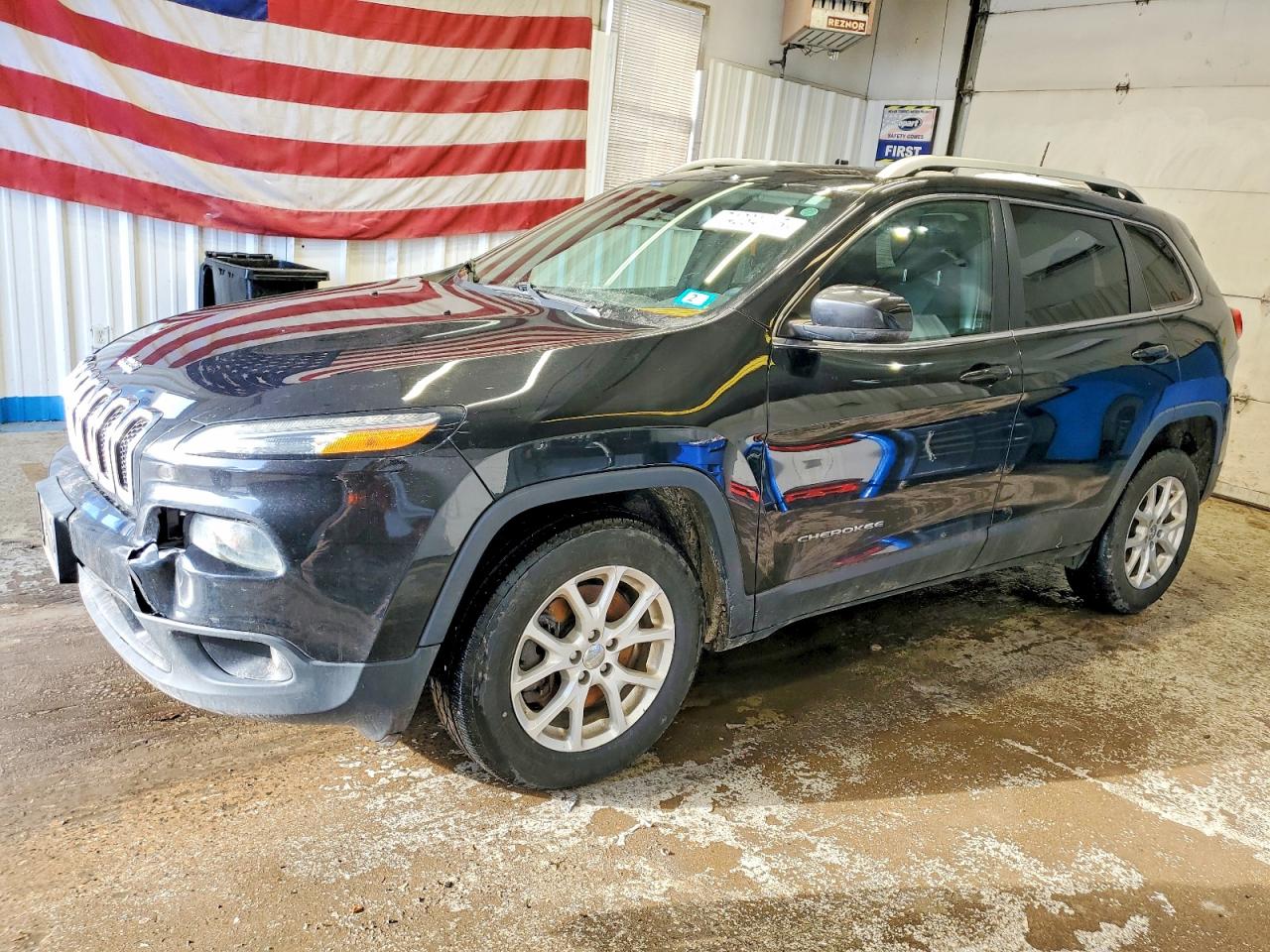 Salvage Jeep Grand Cherokee Image