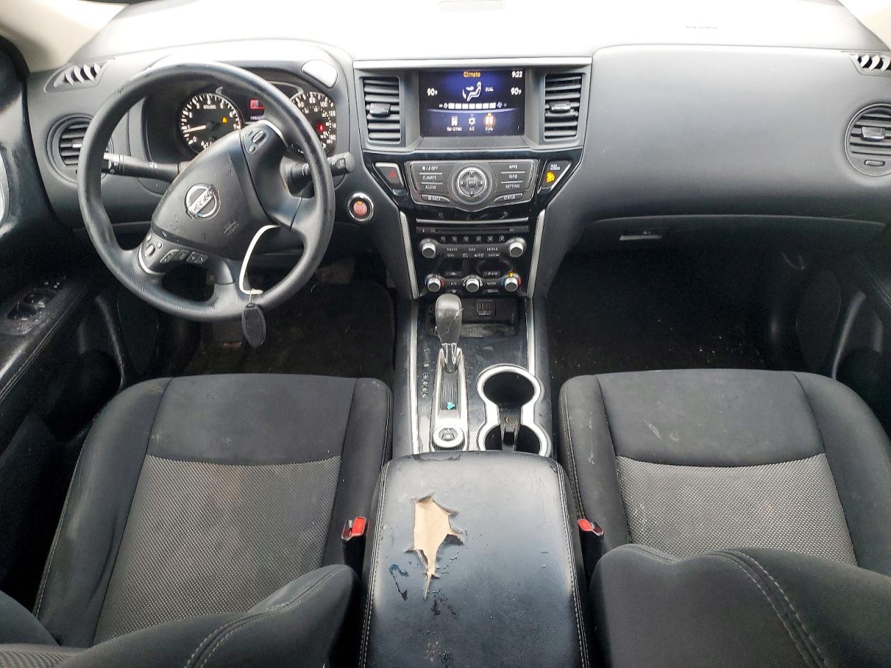Nissan Pathfinder S