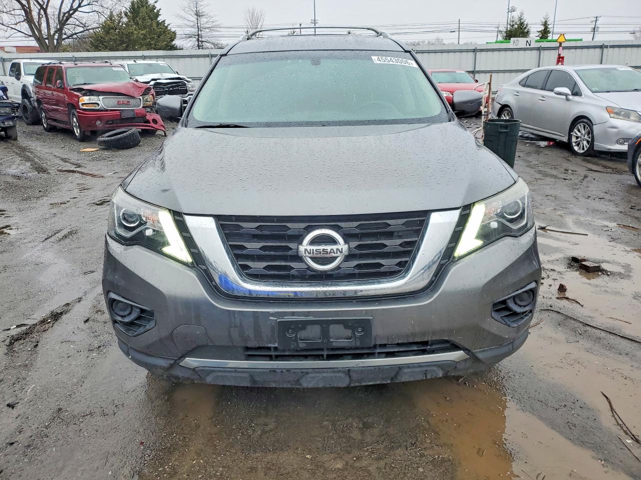 Nissan Pathfinder S