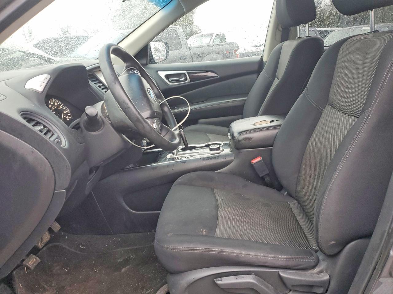 Nissan Pathfinder S