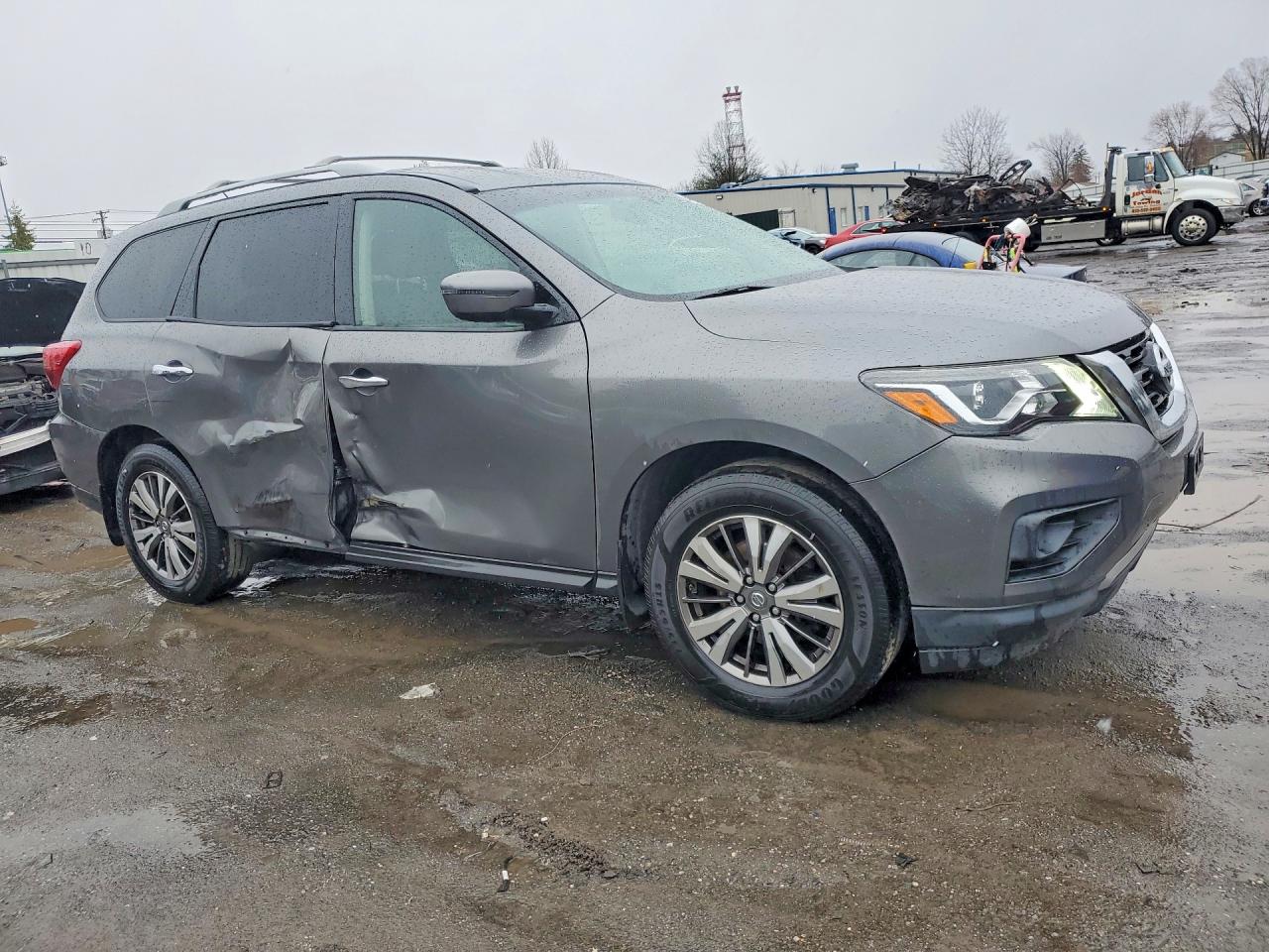 Nissan Pathfinder S