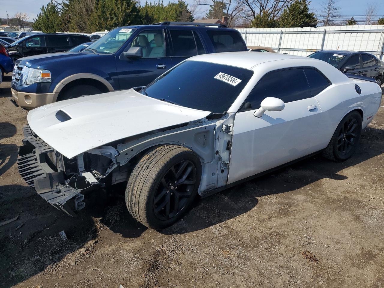 Salvage Dodge Challenger Image