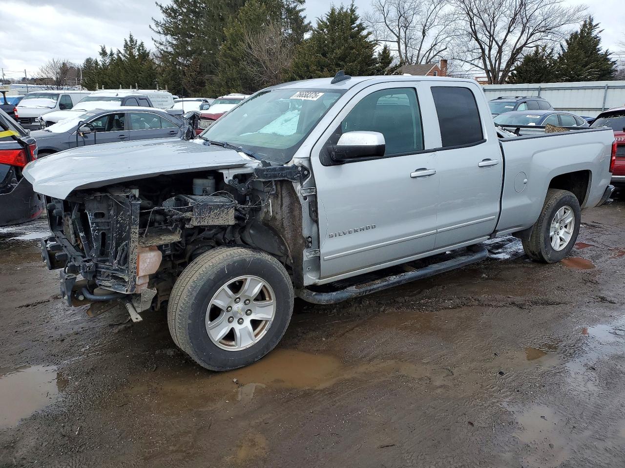 Salvage Chevrolet Silverado Image