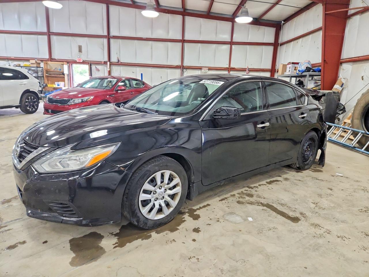 Salvage Nissan Altima Image