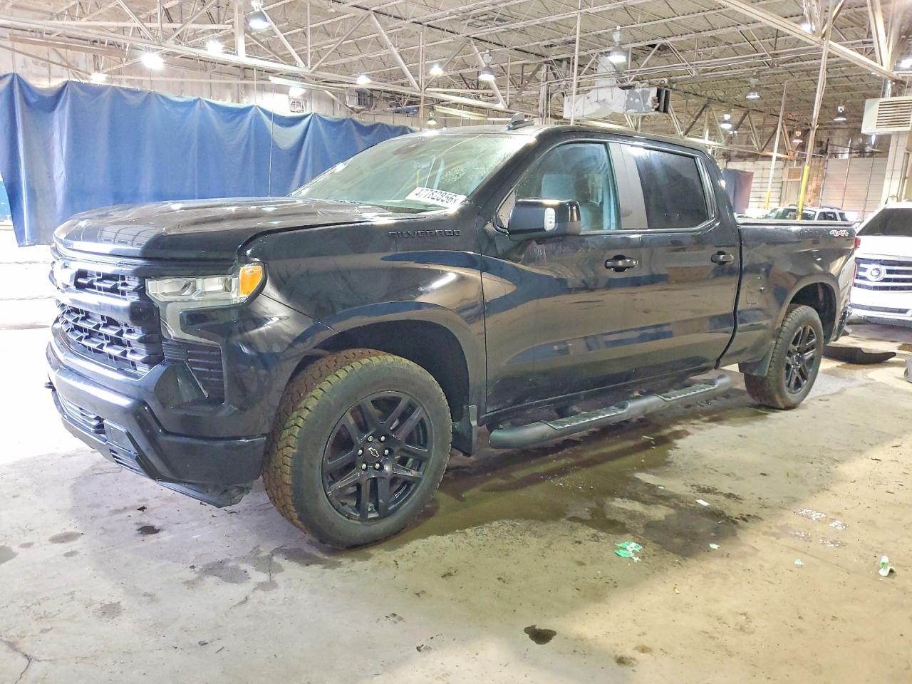 Salvage Chevrolet Silverado Image