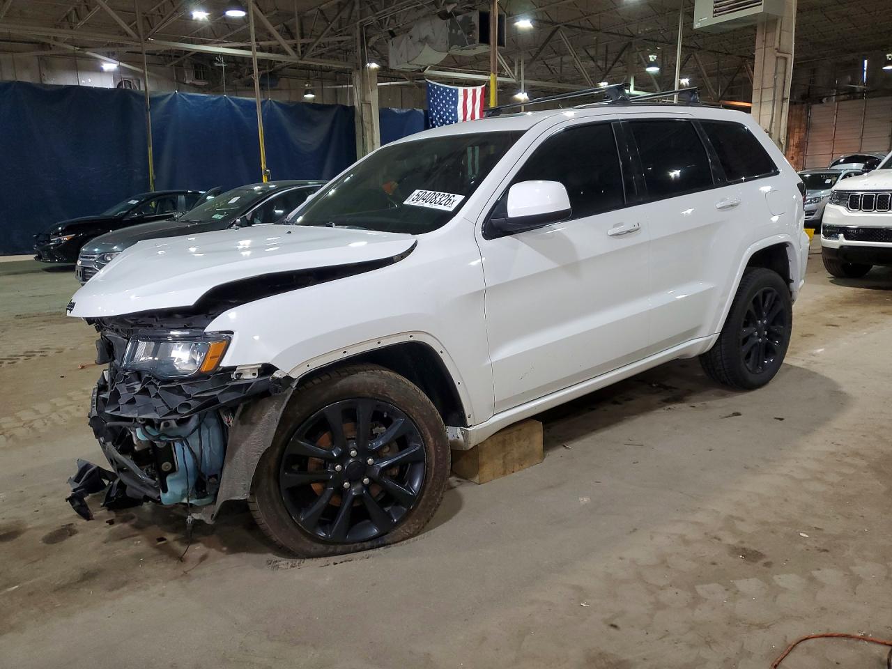 Salvage Jeep Grand Cherokee Image
