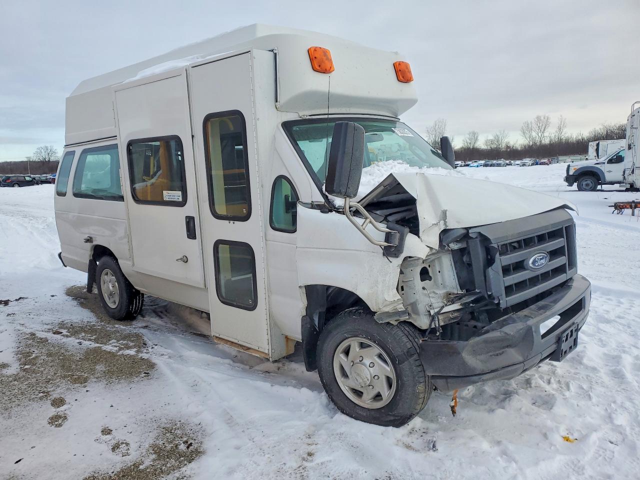 Ford Econoline E350 Super Duty Van