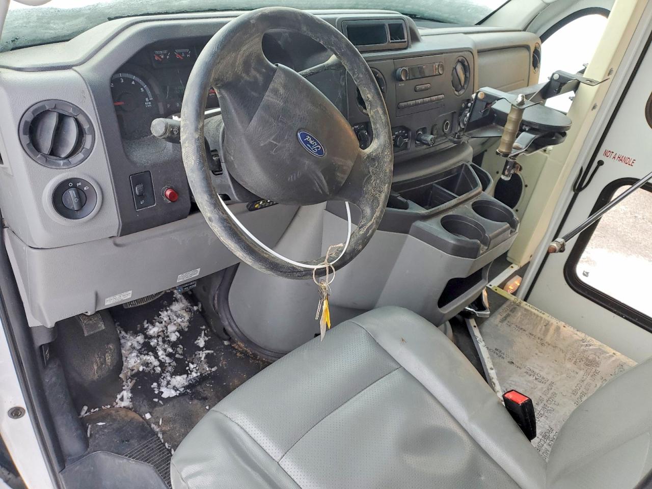 Ford Econoline E350 Super Duty Van