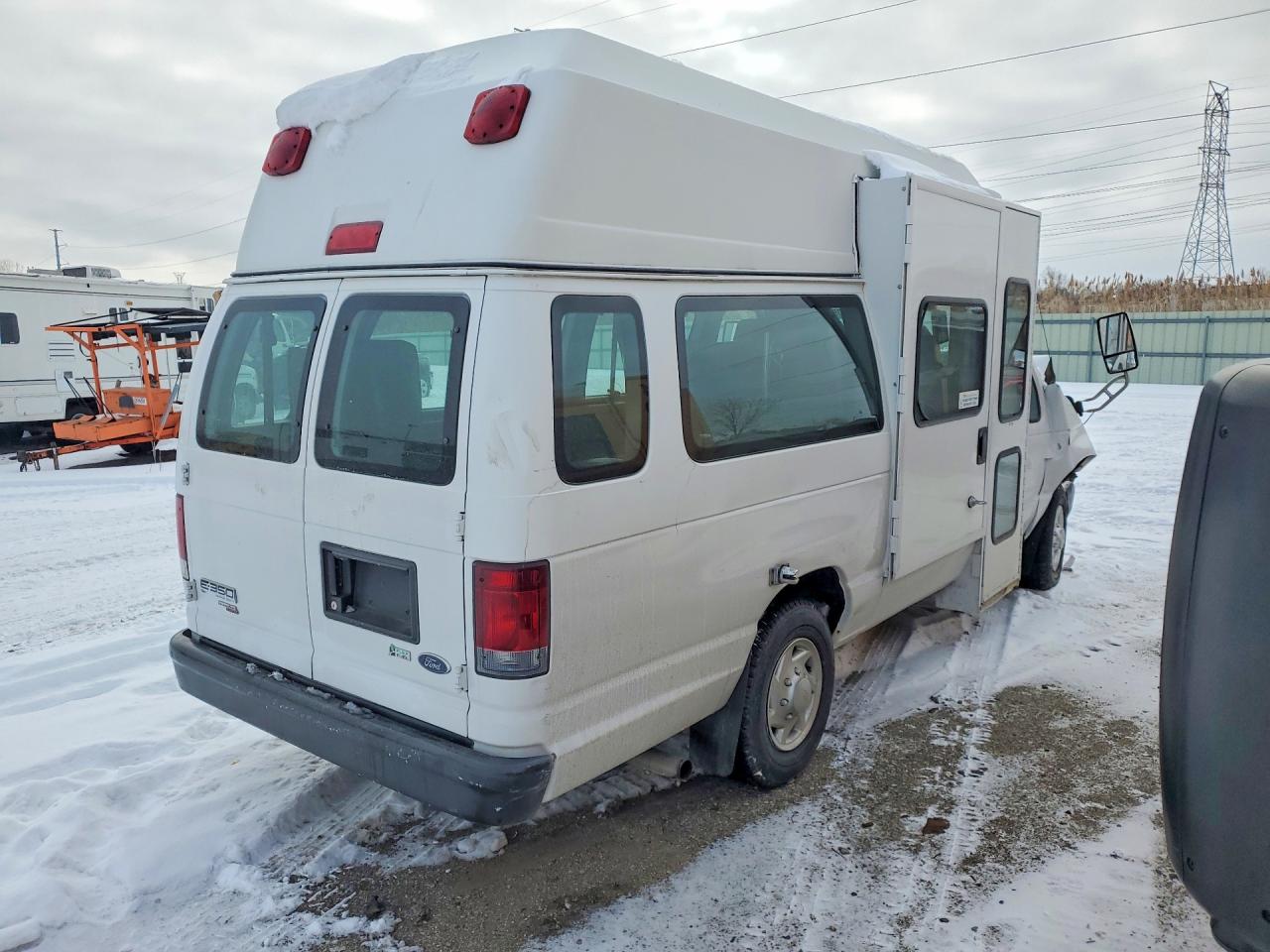 Ford Econoline E350 Super Duty Van