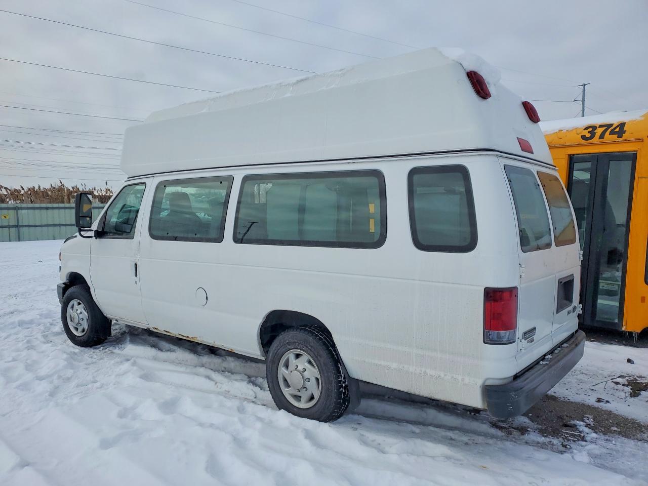 Ford Econoline E350 Super Duty Van