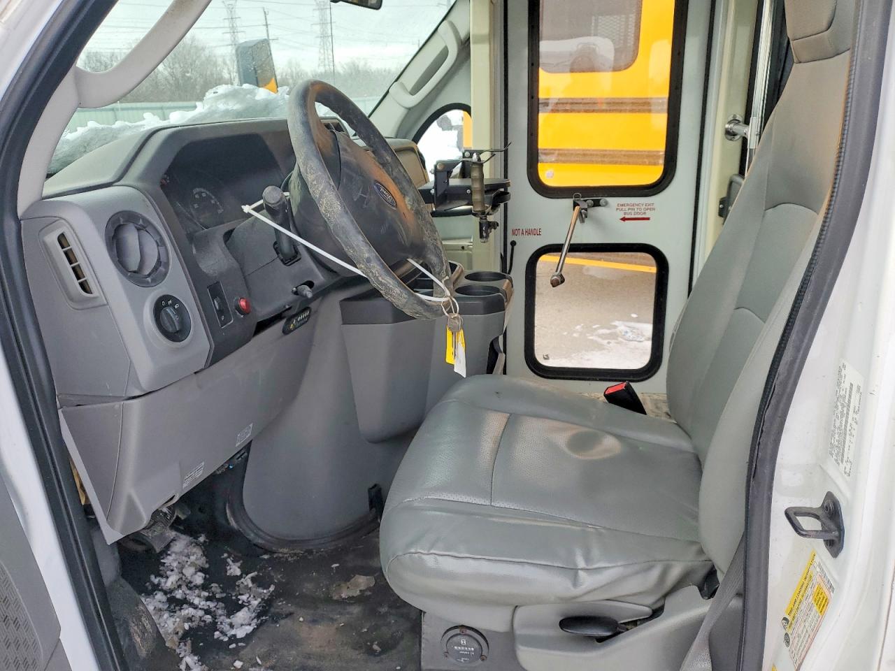 Ford Econoline E350 Super Duty Van