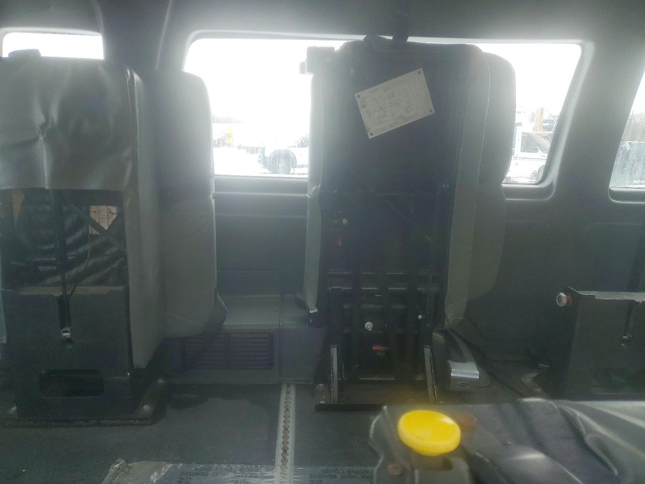 Ford Econoline E350 Super Duty Van