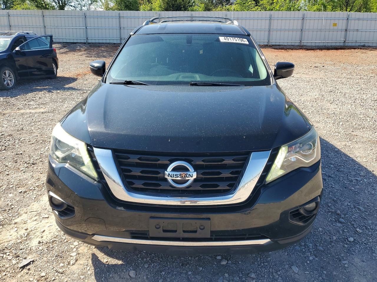 Nissan Pathfinder Sv