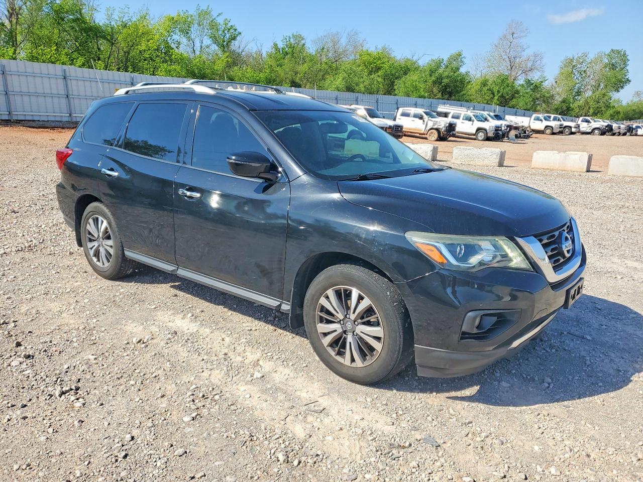 Nissan Pathfinder Sv